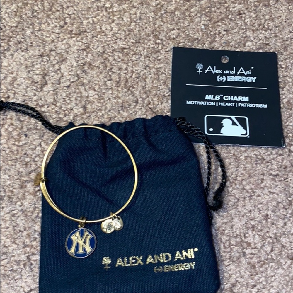 BRAND NEW w/ pouch MLB Charm Alex & Ani Bracelet